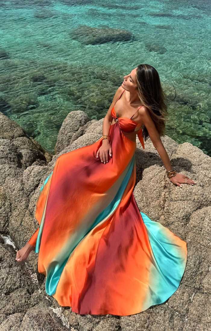 ELOWYN – MAXI DRESS WITH BACKLESS AND SLEEVELESS DESIGN
