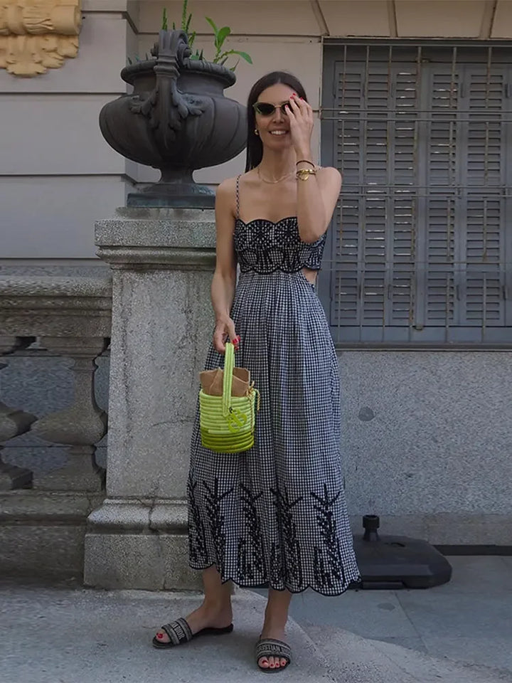 Clara - Chic Checkered Dress