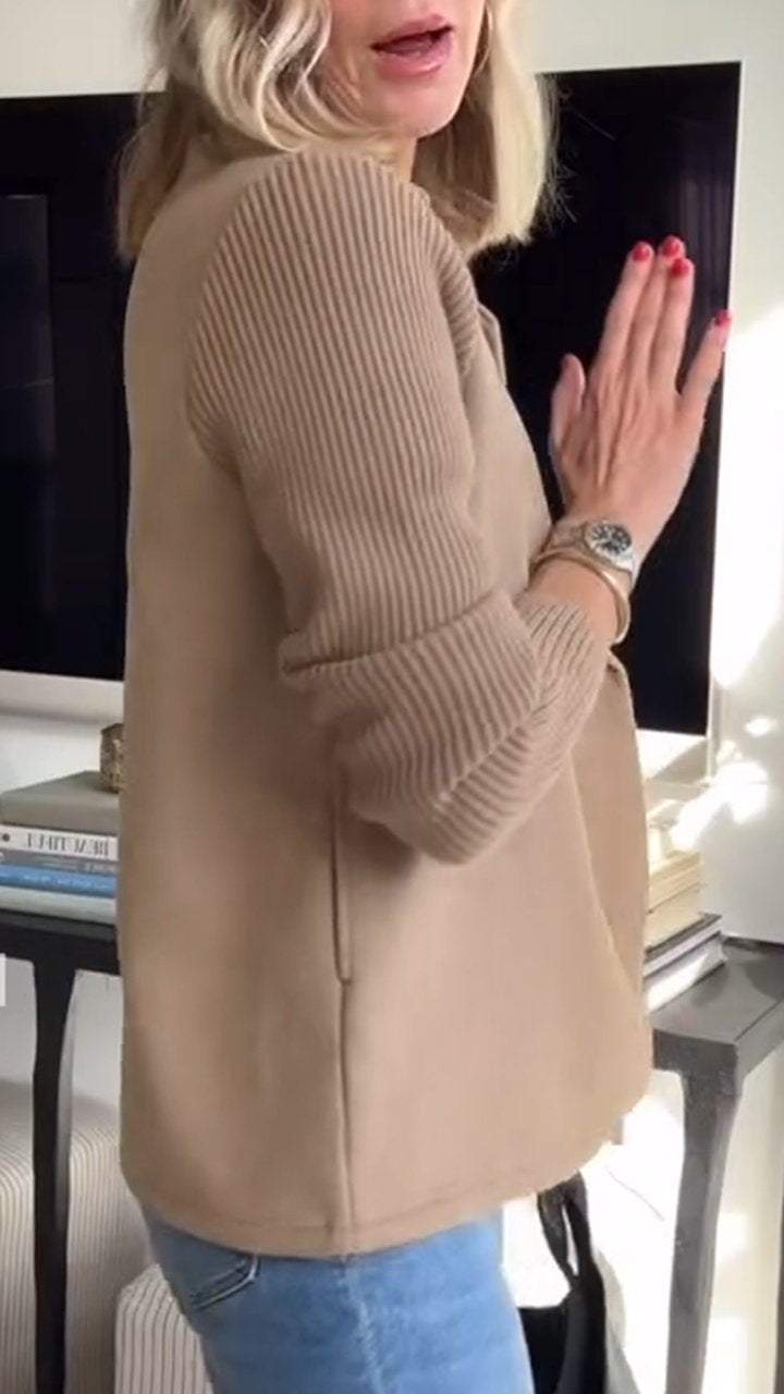 Freya - Elegant Blazer with Knitted Sleeves