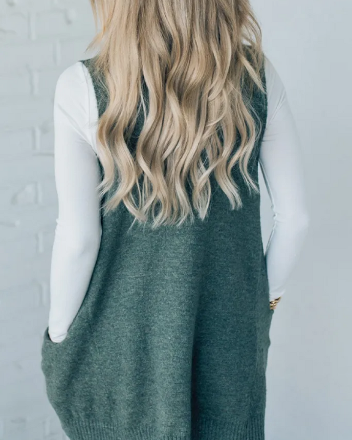 AROLA | Warm Sleeveless Sweater