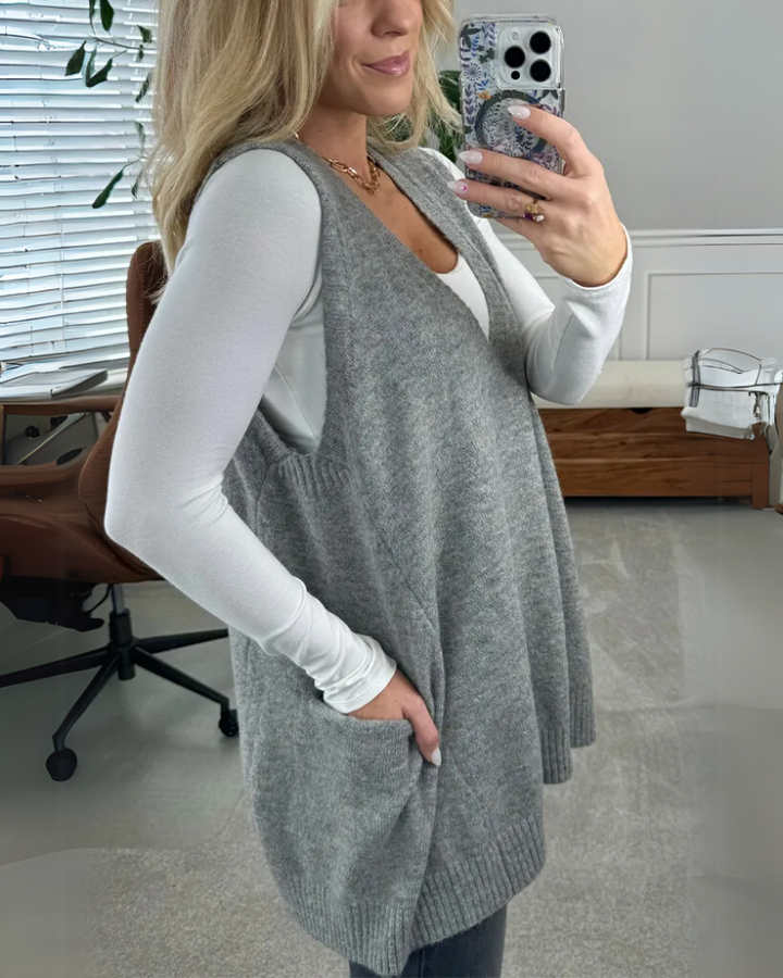 AROLA | Warm Sleeveless Sweater