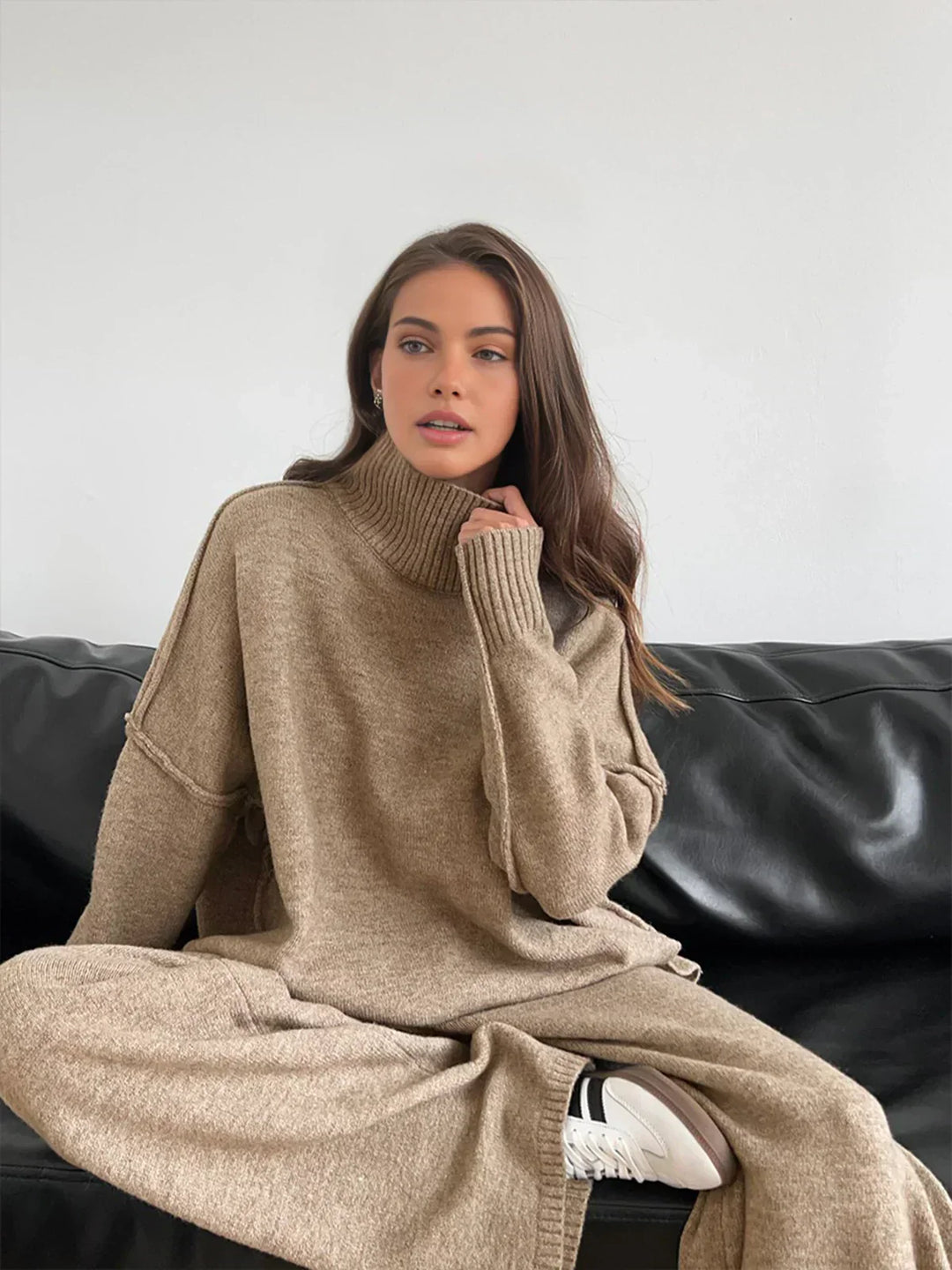 Knitted set with high collar and pants