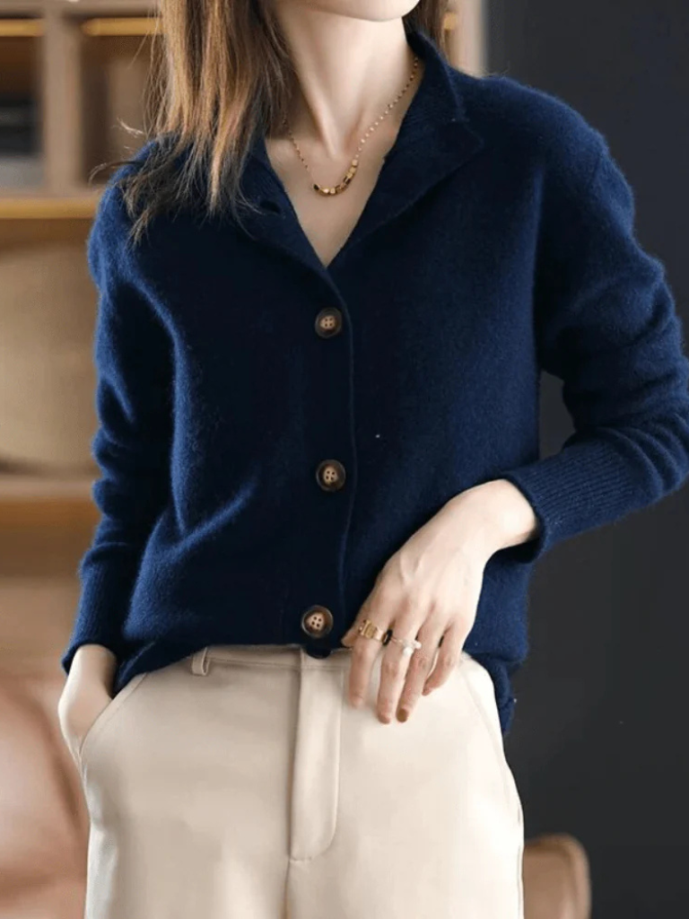Jullia | Button Cardigan