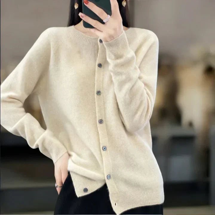 ANNIKA | Soft Wool Cardigan