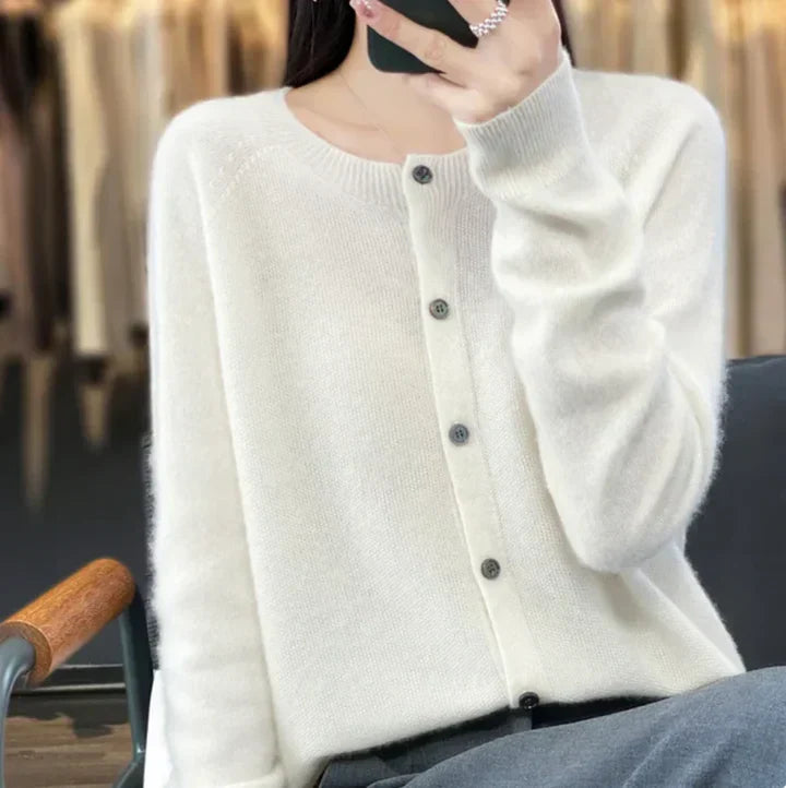 ANNIKA | Soft Wool Cardigan
