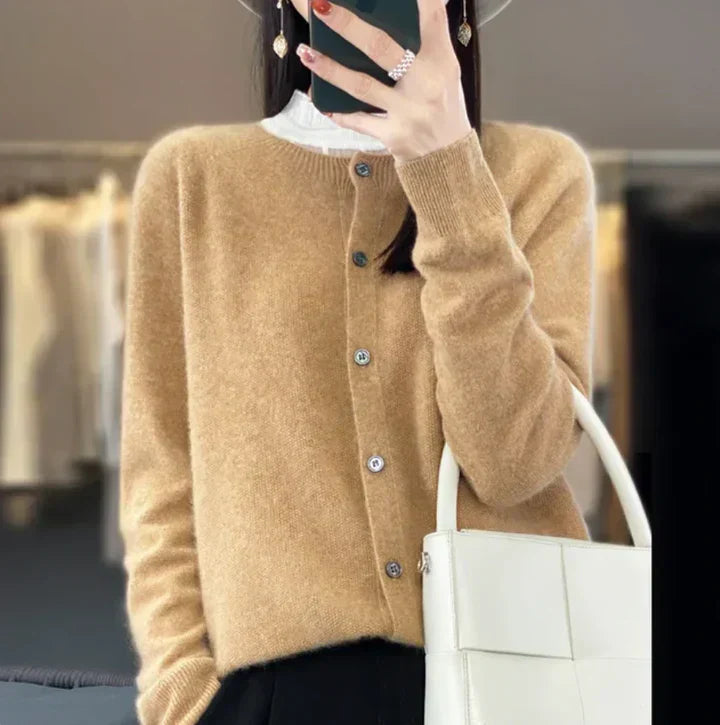 ANNIKA | Soft Wool Cardigan