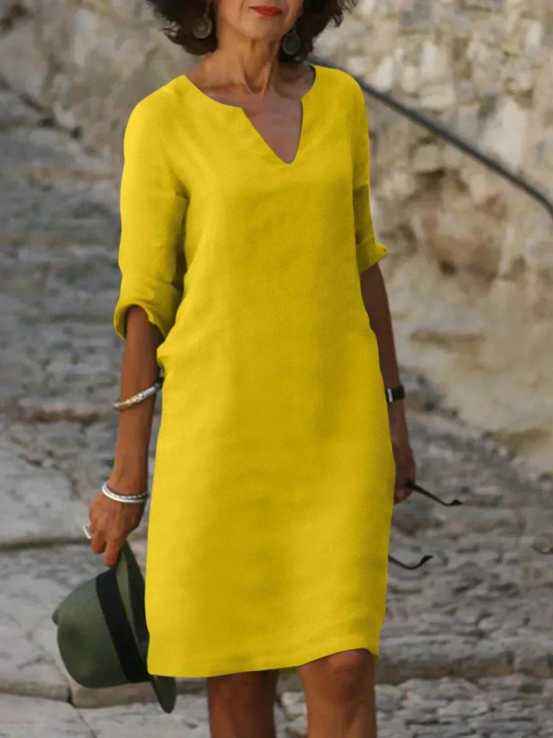 Emery – Elegant and Refined Tummy-Covering Dress